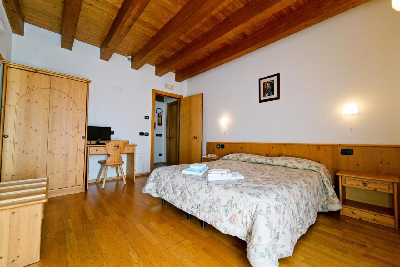 Kapriol Hotel Castello Tesino Ngoại thất bức ảnh