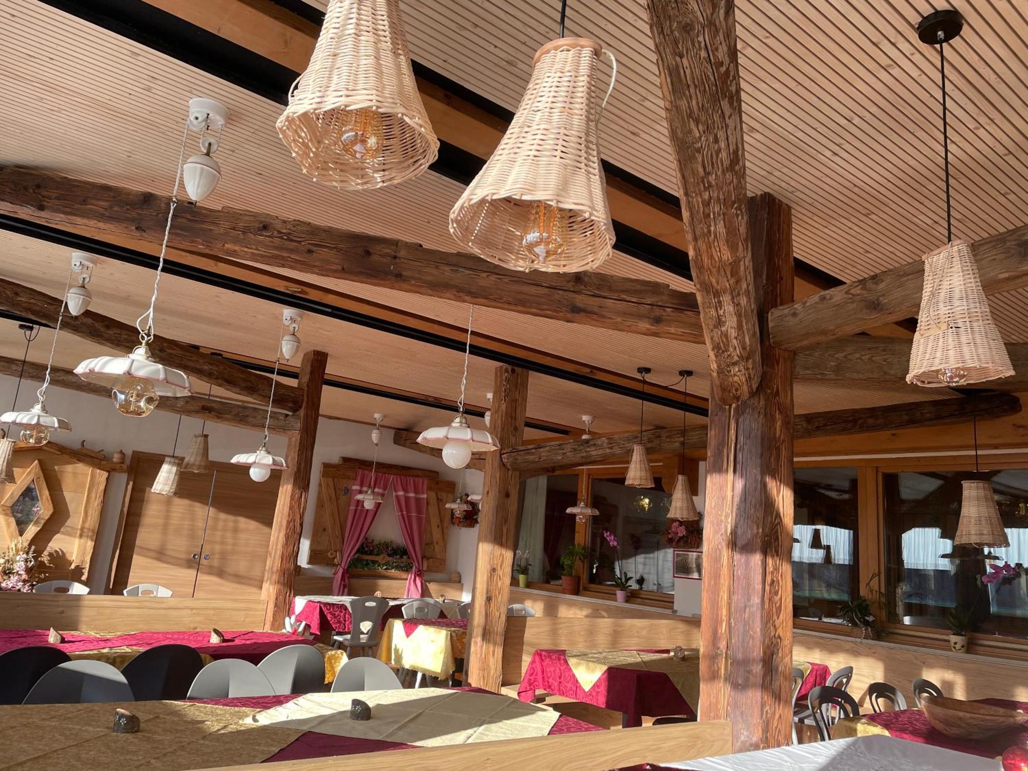 Kapriol Hotel Castello Tesino Ngoại thất bức ảnh