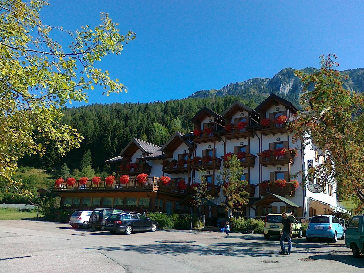 Kapriol Hotel Castello Tesino Ngoại thất bức ảnh